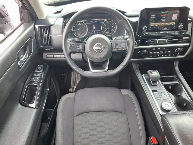 Certified 2022 Nissan Pathfinder SV image 11