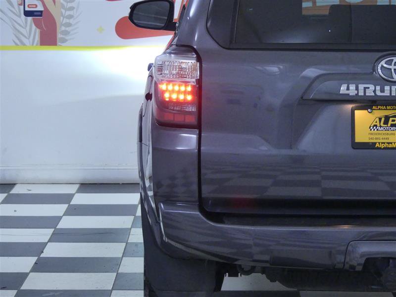 Used 2021 Toyota 4Runner SR5 Premium w/ Moonroof Package AWD/4WD image 29