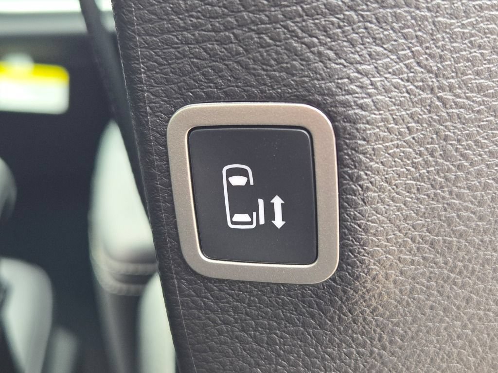 New 2027 Chrysler Pacifica Select FWD image 14
