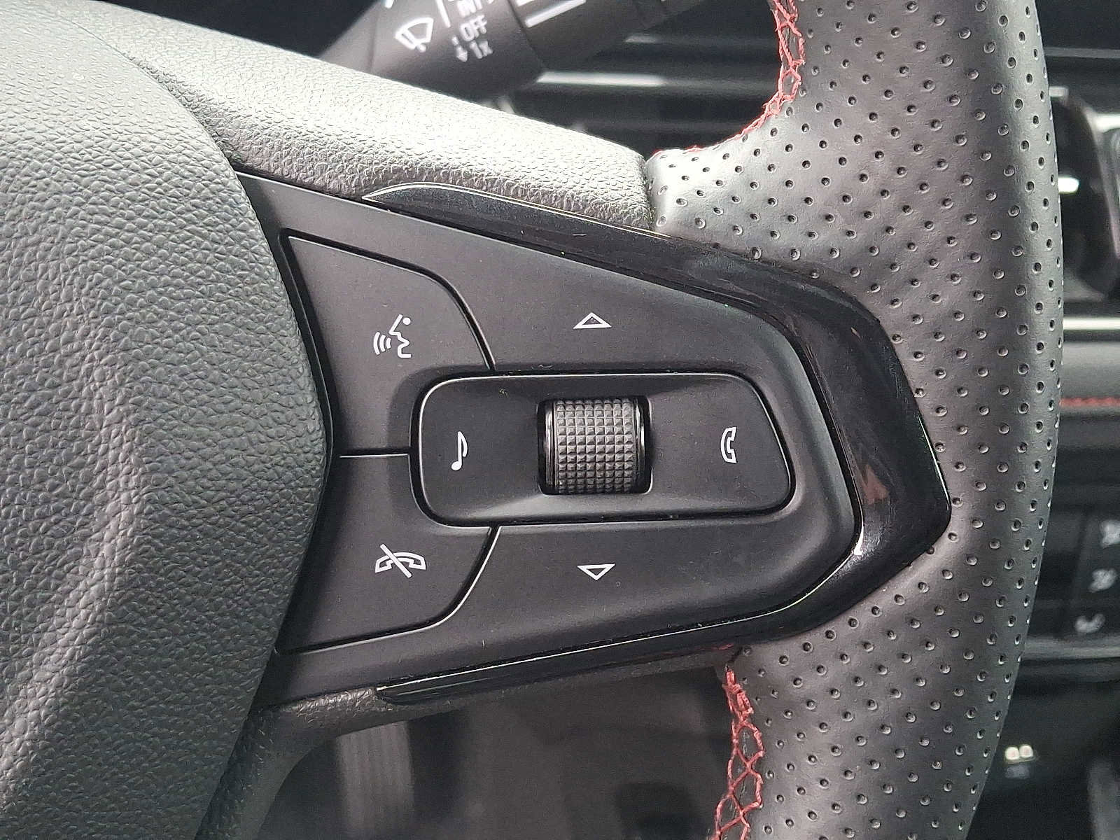 Used 2025 Chevrolet TrailBlazer RS w/ Convenience Package image 22