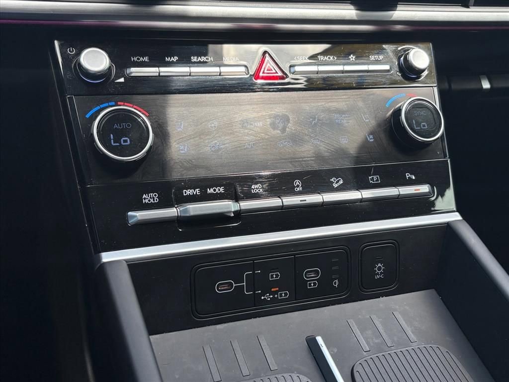 Used 2024 Hyundai Santa Fe Limited AWD/4WD image 19