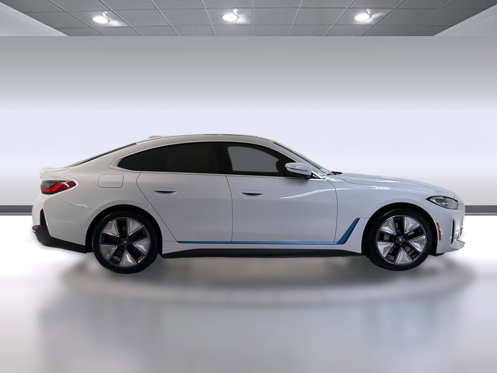 Used 2023 BMW i4 eDrive35 RWD image 7
