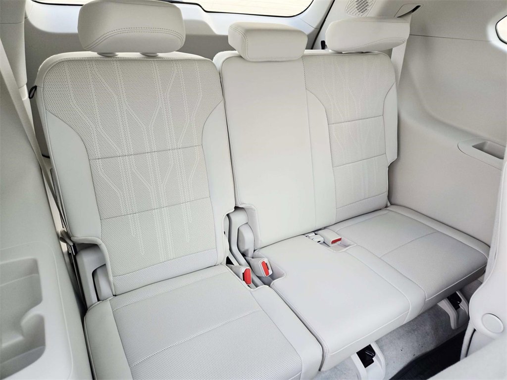 New 2026 Buick Enclave Avenir w/ Super Cruise Package image 18
