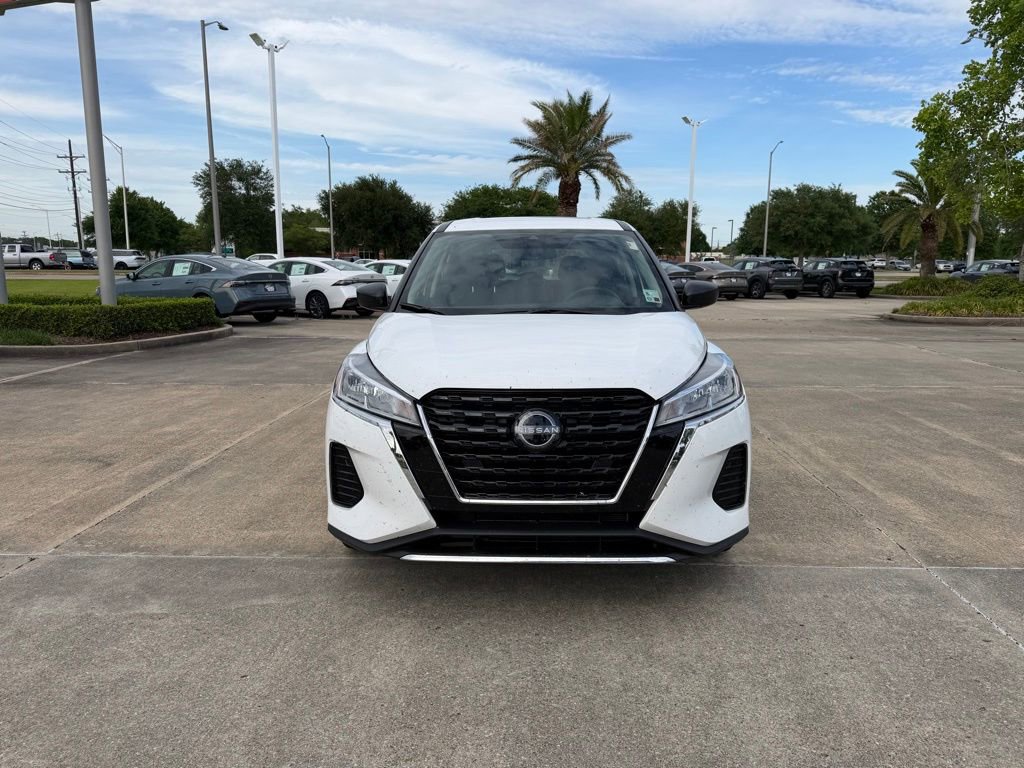 Certified 2025 Nissan Kicks Play S FWD image 5