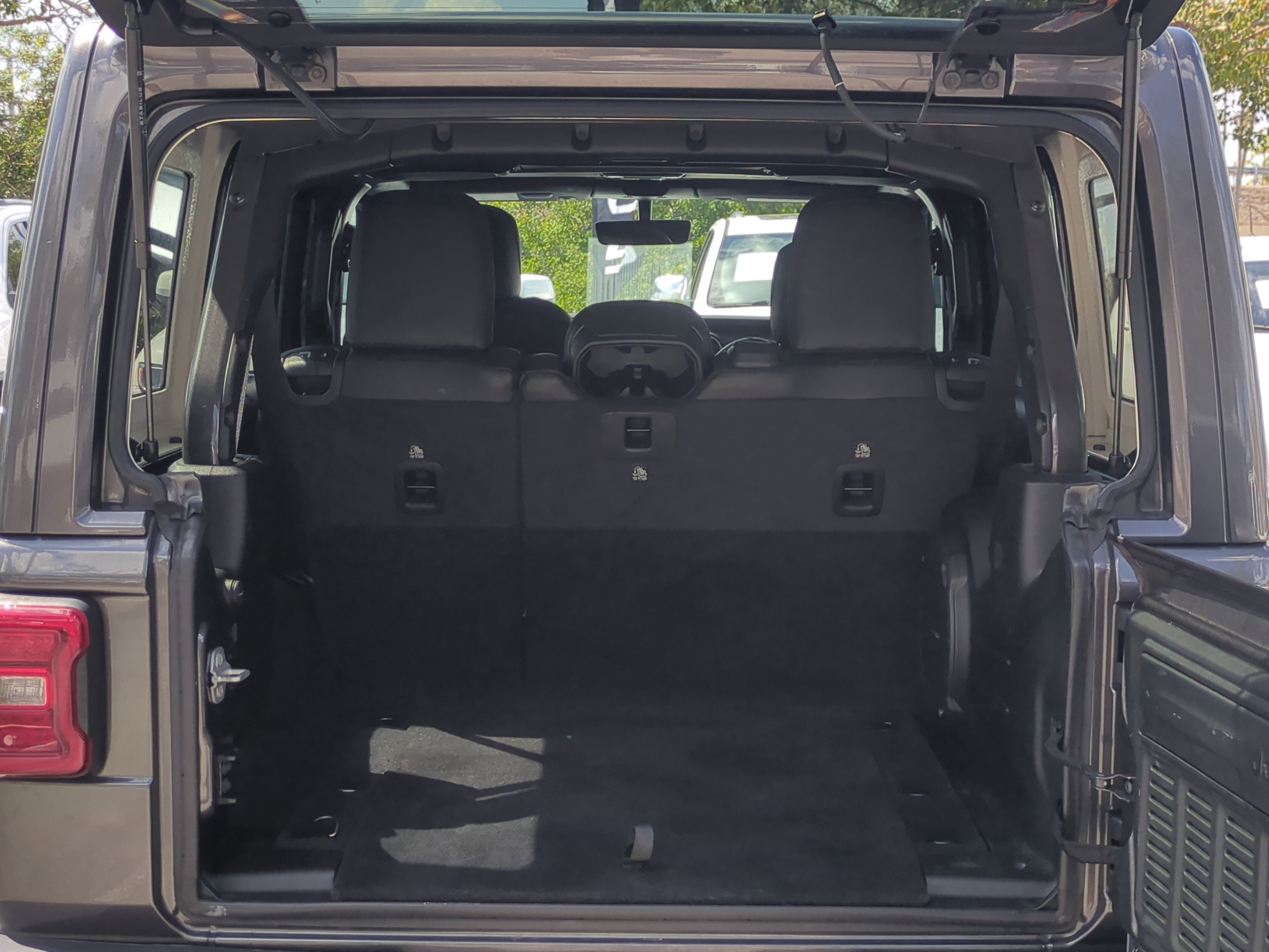 Used 2021 Jeep Wrangler Unlimited Sahara image 15