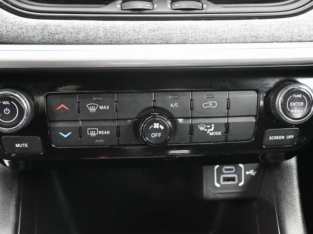 Used 2024 Jeep Compass Sport image 27