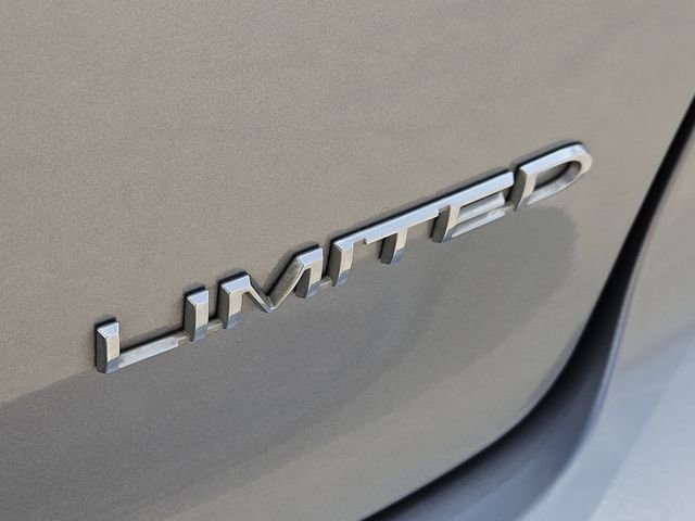 Used 2020 Chrysler Pacifica Limited image 13