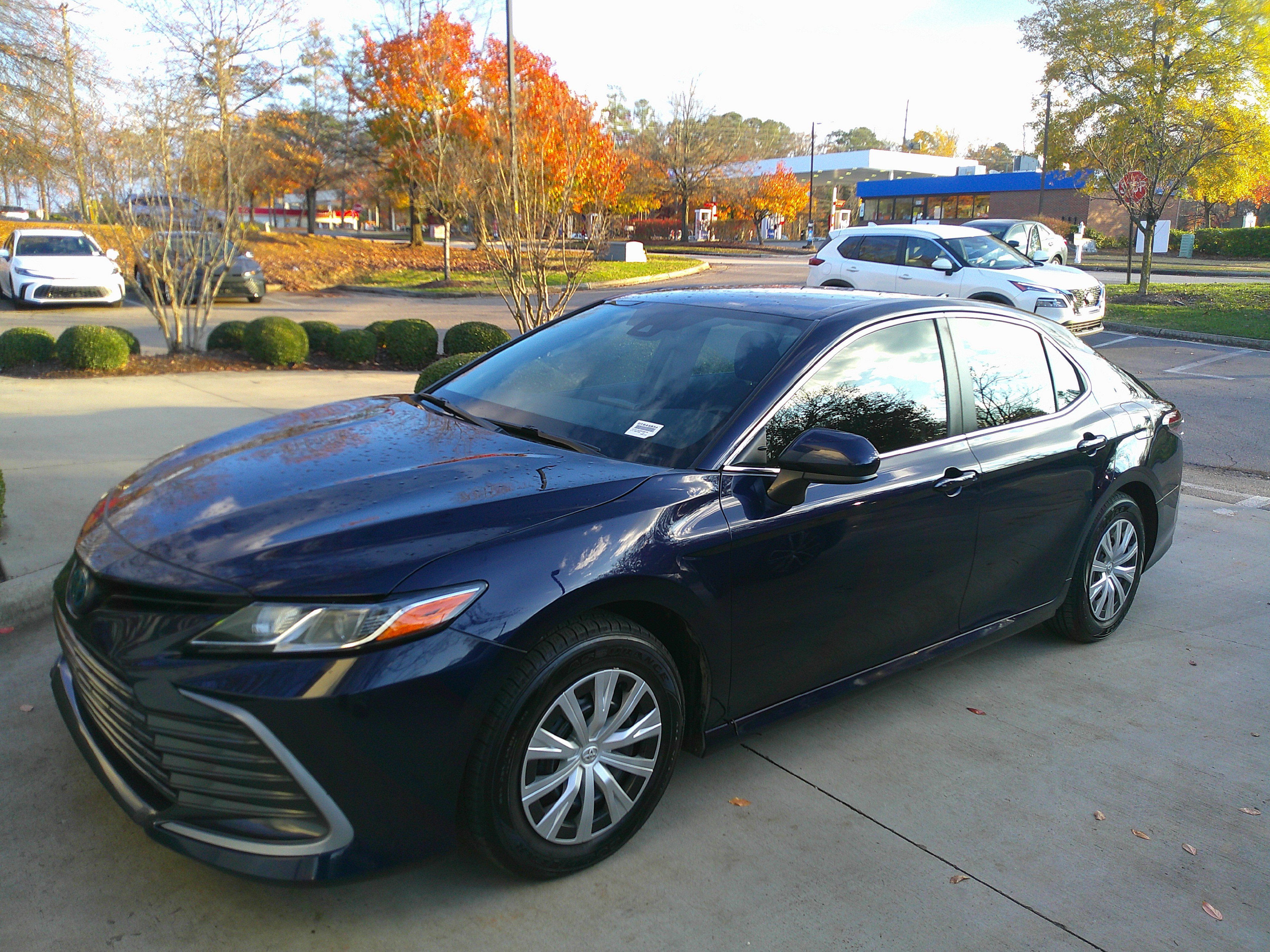 Used 2022 Toyota Camry LE image 8
