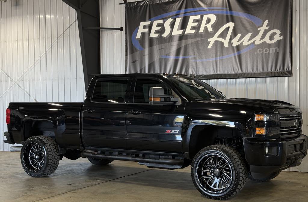 Used 2019 Chevrolet Silverado 2500 LTZ w/ Midnight Edition AWD/4WD image 27