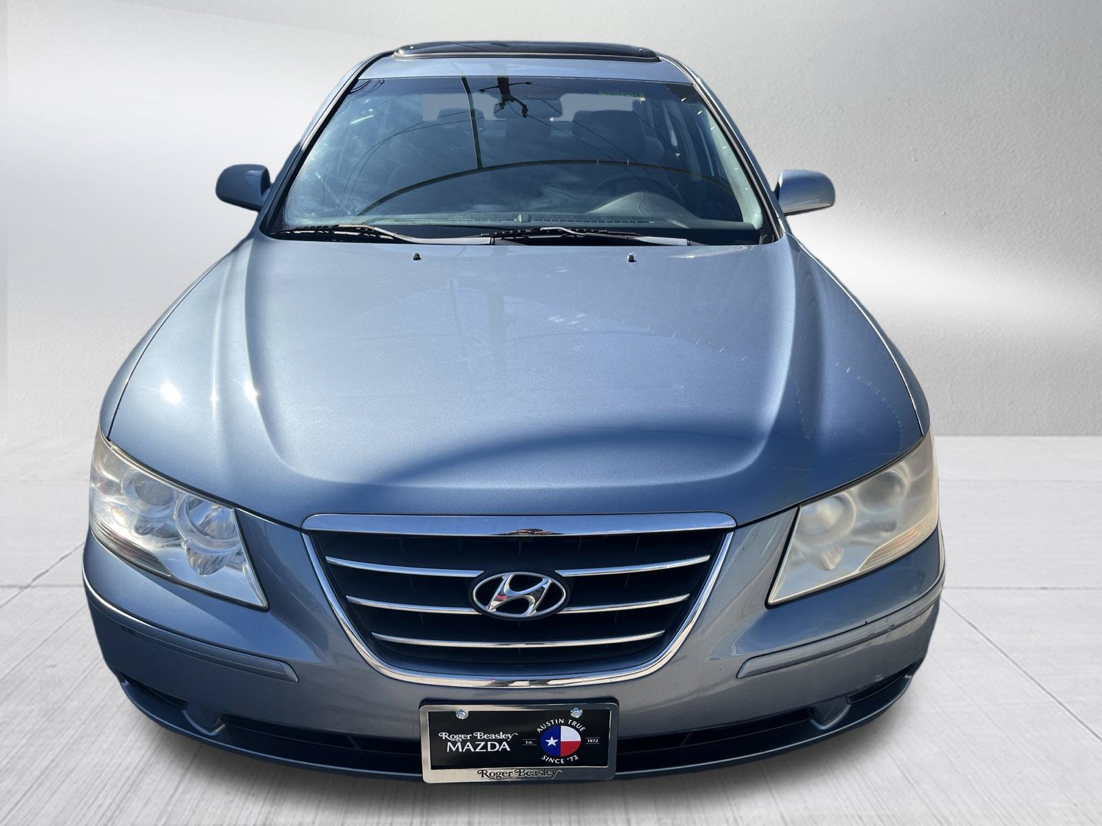 Used 2010 Hyundai Sonata GLS FWD image 2