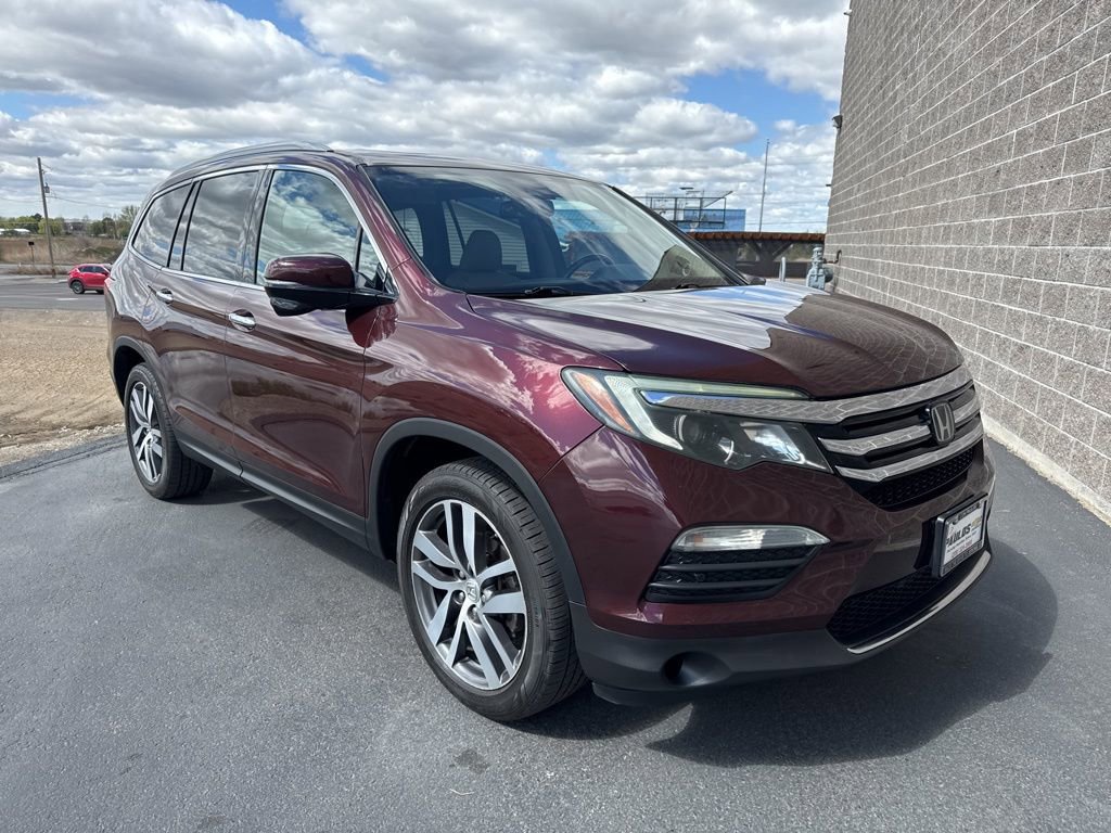 Used 2017 Honda Pilot Touring image 3