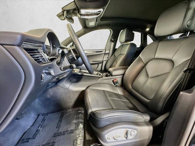 Certified 2026 Porsche Macan Turbo AWD/4WD image 5