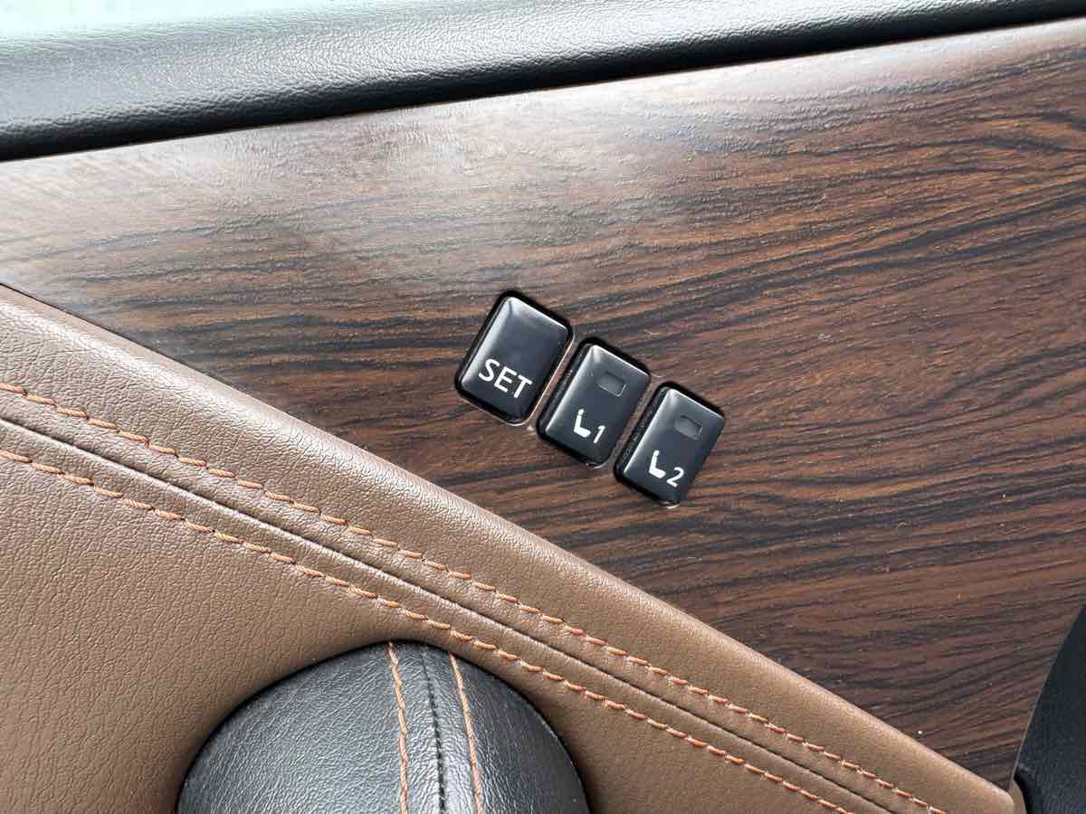 Used 2019 Nissan Armada Platinum w/ Captain's Chairs Package AWD/4WD image 34