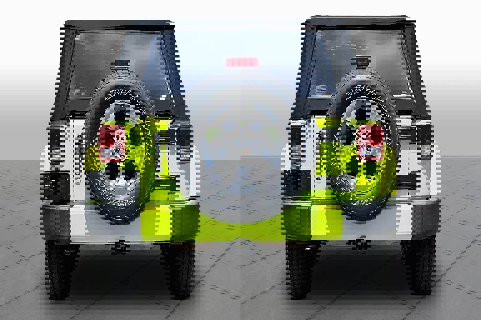 Used 2016 Jeep Wrangler Unlimited Sahara w/ Max Tow Package image 5