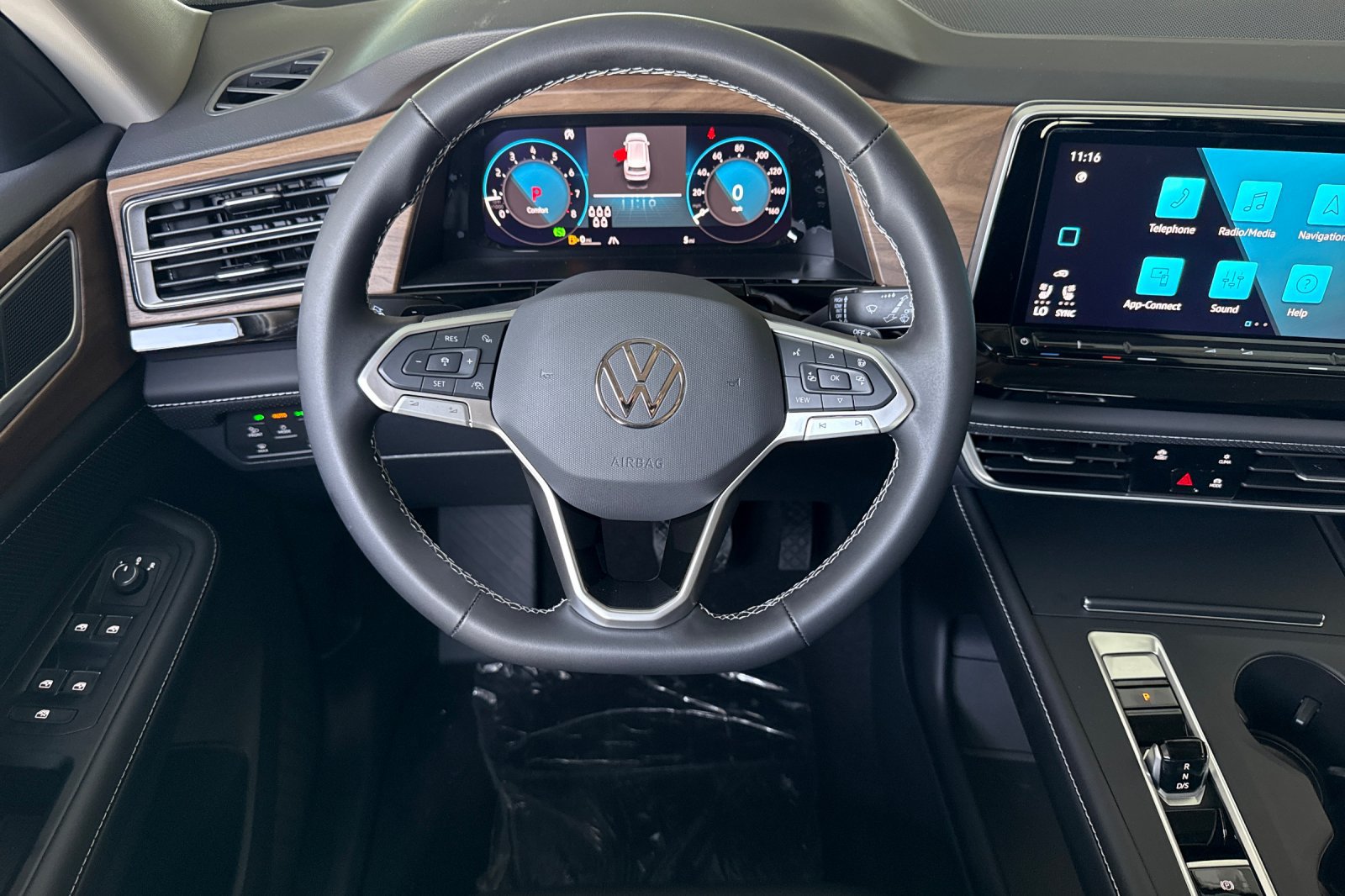 New 2026 Volkswagen Atlas SE FWD image 14