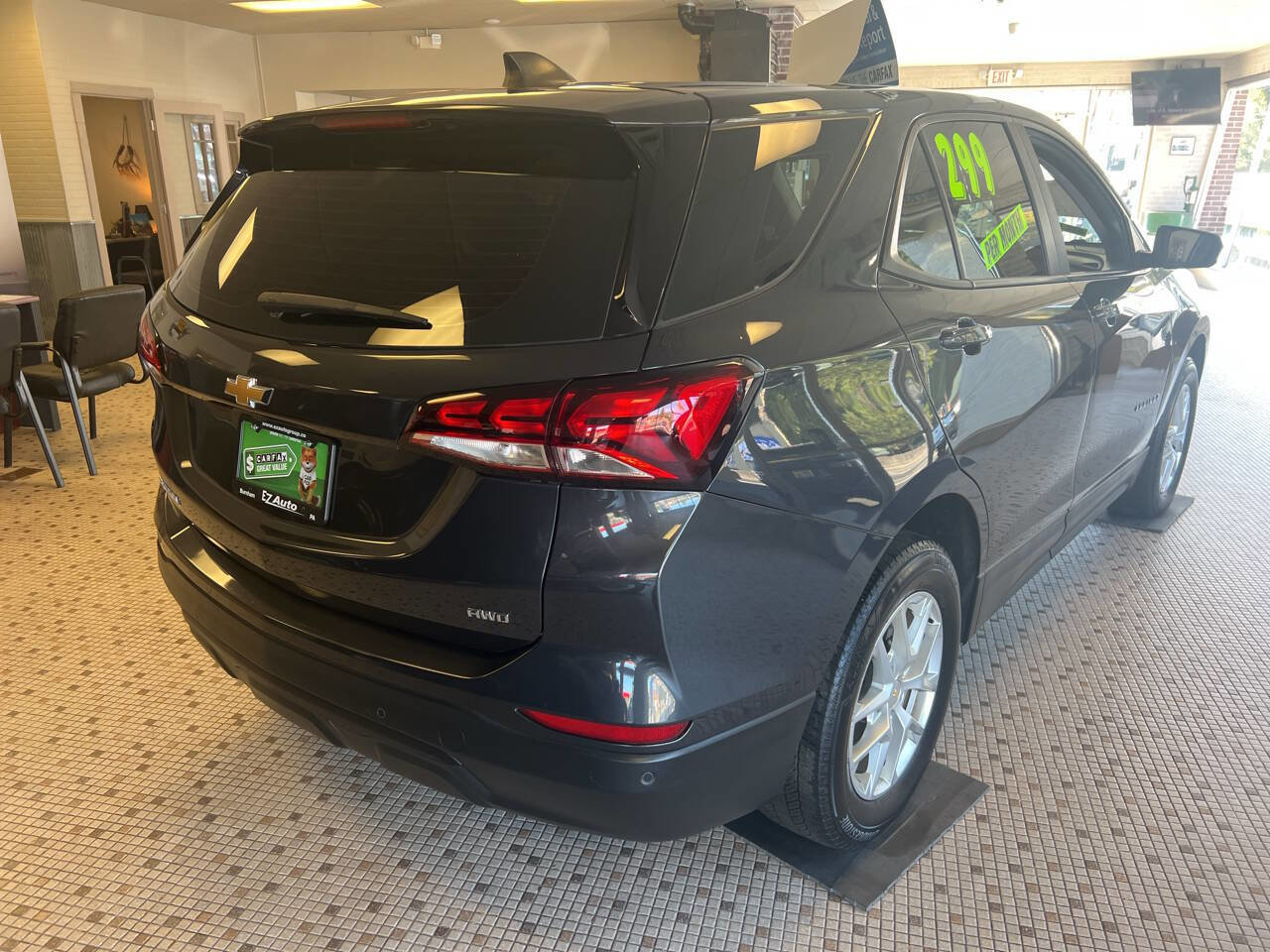 Used 2022 Chevrolet Equinox LS image 9