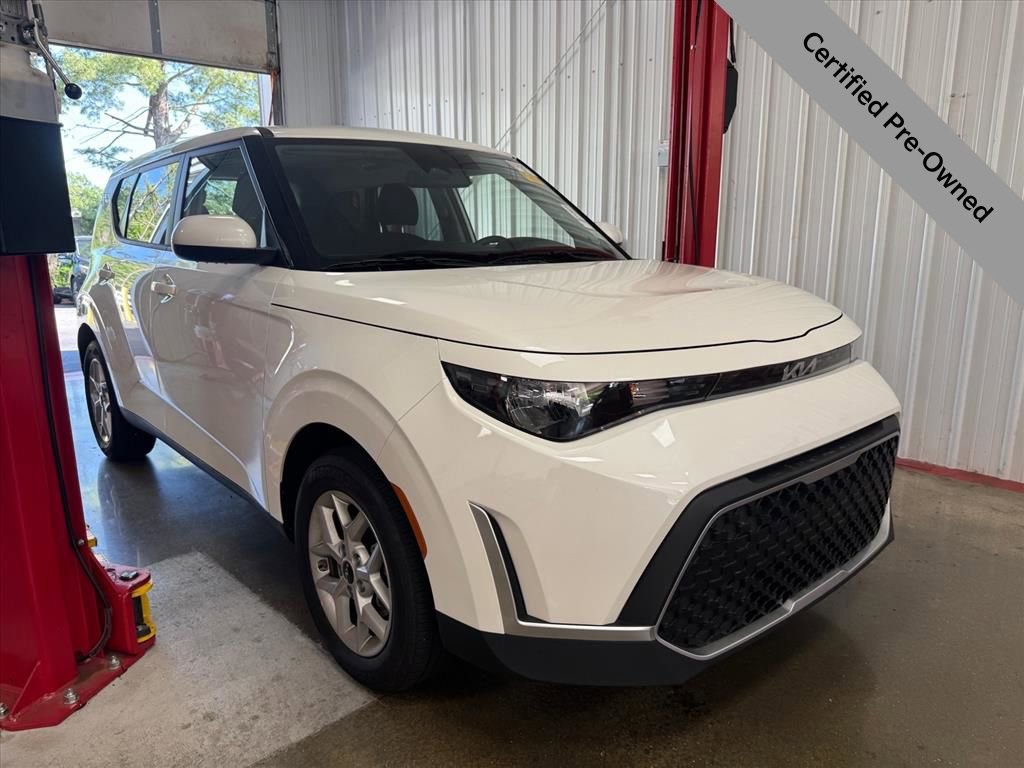 Certified 2025 Kia Soul LX w/ LX Technology Package FWD image 1