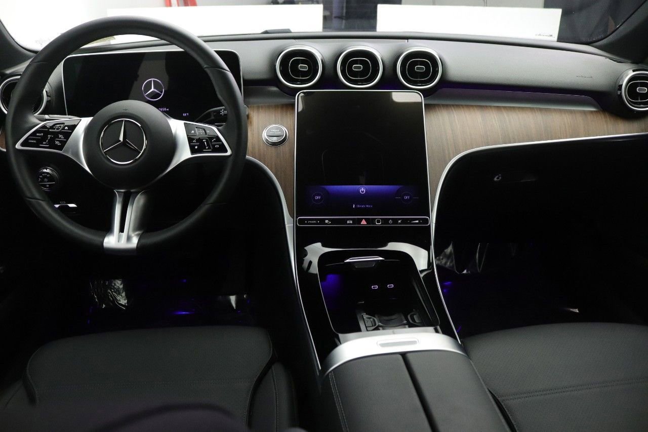 Used 2025 Mercedes-Benz C 300 4MATIC Sedan image 9