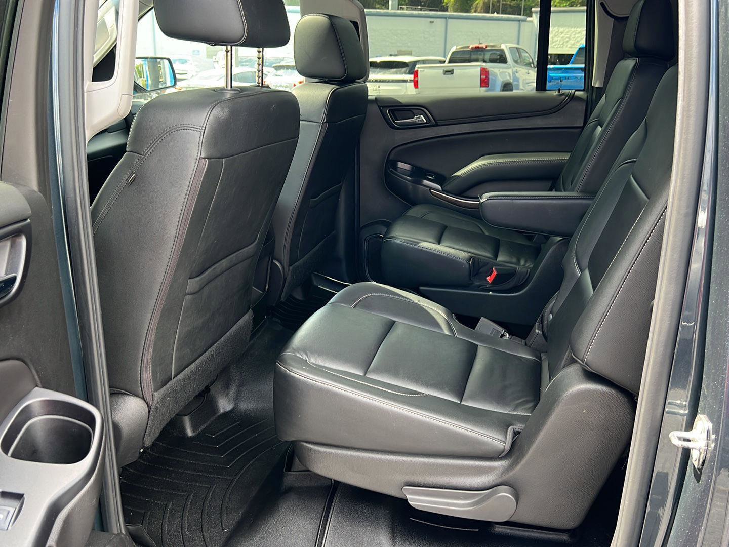 Used 2019 Chevrolet Suburban LT image 11
