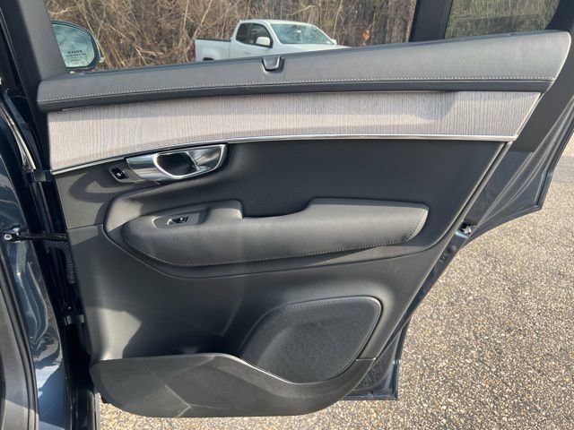 Certified 2025 Volvo XC90 T8 Ultra w/ Protection Package Premier AWD/4WD image 18