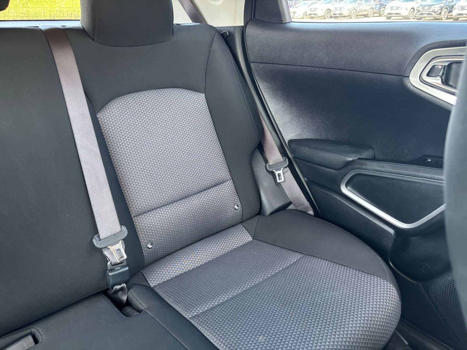 Used 2025 Kia Soul LX w/ LX Technology Package FWD image 35