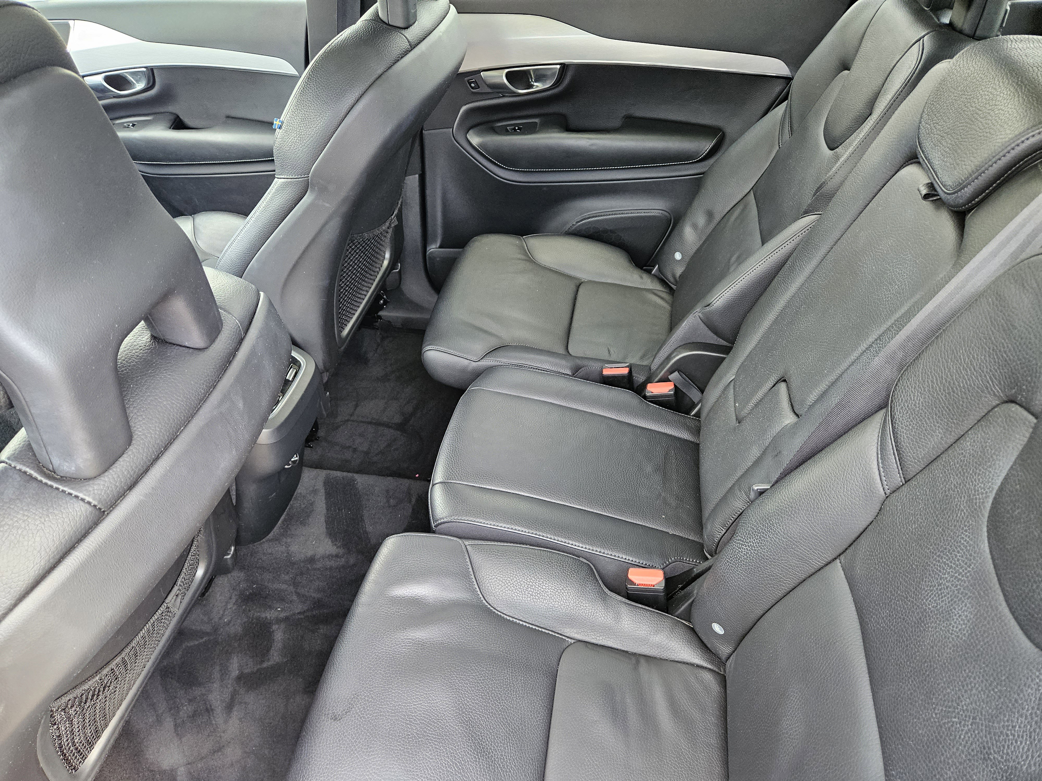 Used 2018 Volvo XC90 T6 Momentum w/ Convenience Package image 40