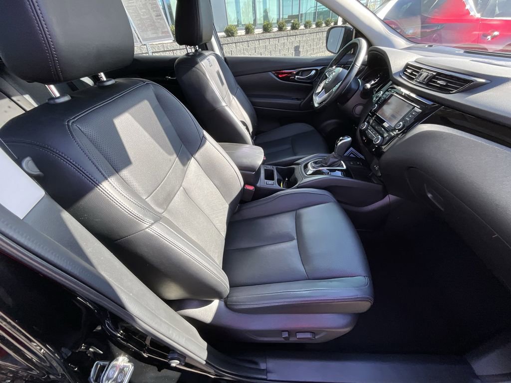 Certified 2022 Nissan Rogue Sport SL w/ Premium Package image 13
