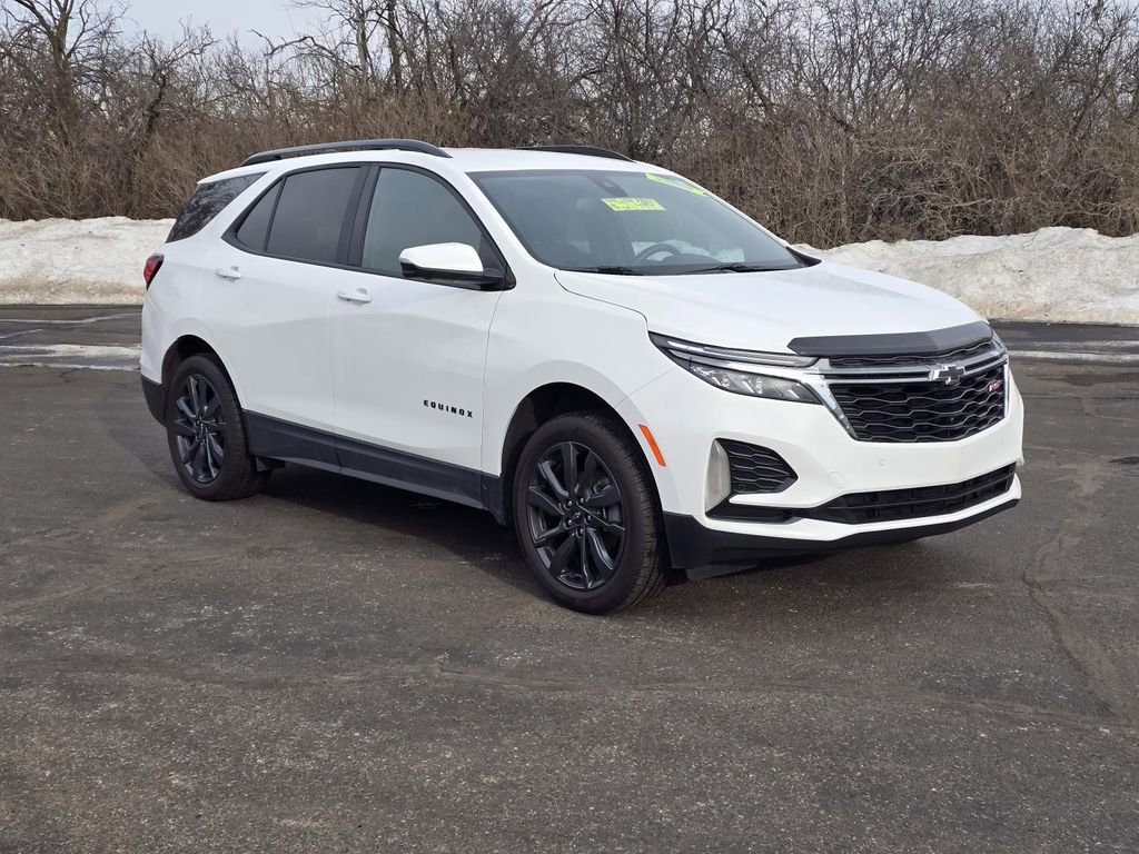 Used 2023 Chevrolet Equinox RS image 2