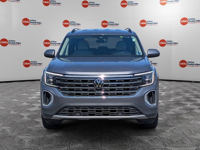 Used 2024 Volkswagen Atlas SE image 2