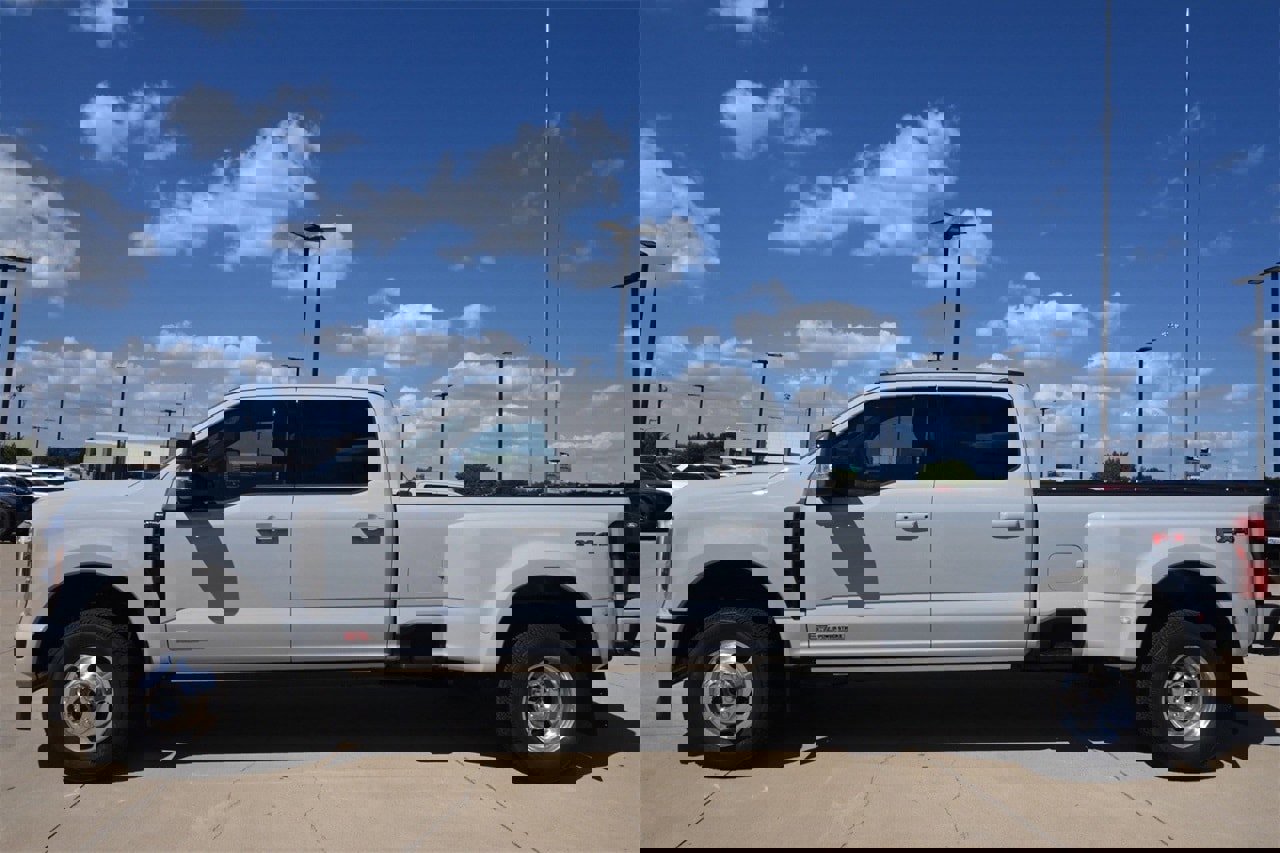 New 2026 Ford F350 4x4 Crew Cab DRW Super Duty image 25