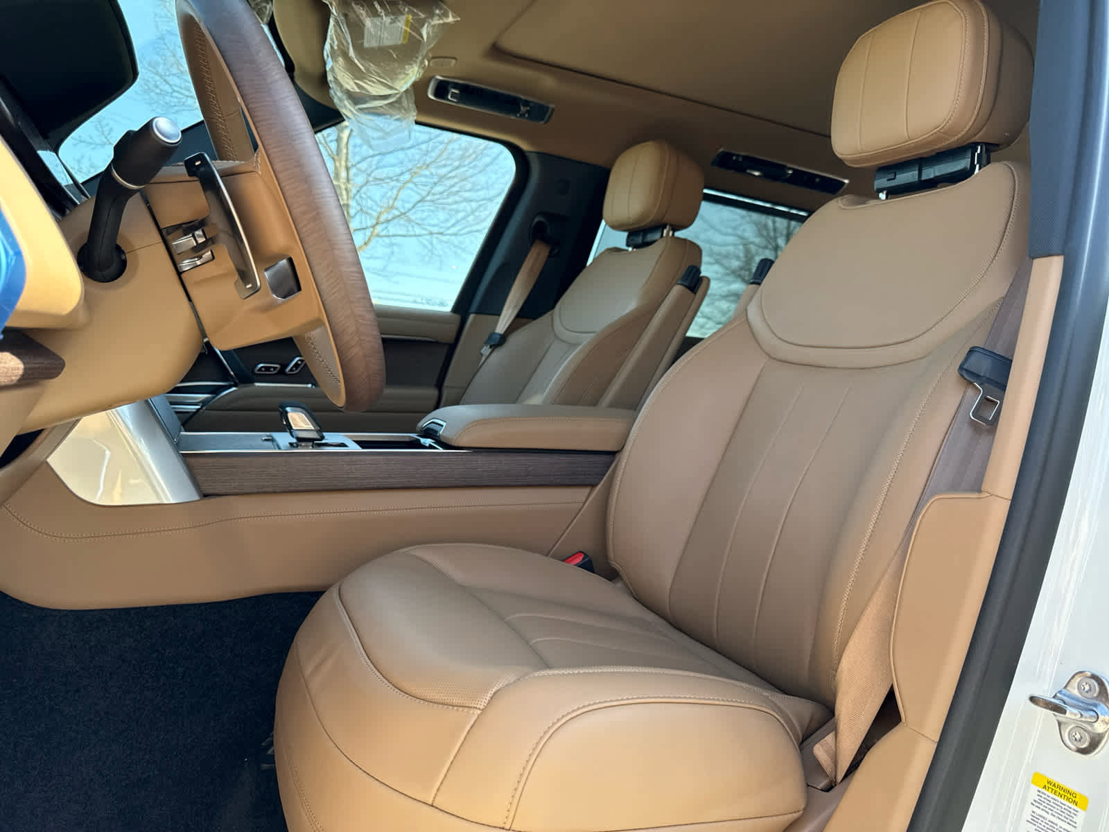 New 2025 Land Rover Range Rover Long Wheelbase SE image 13