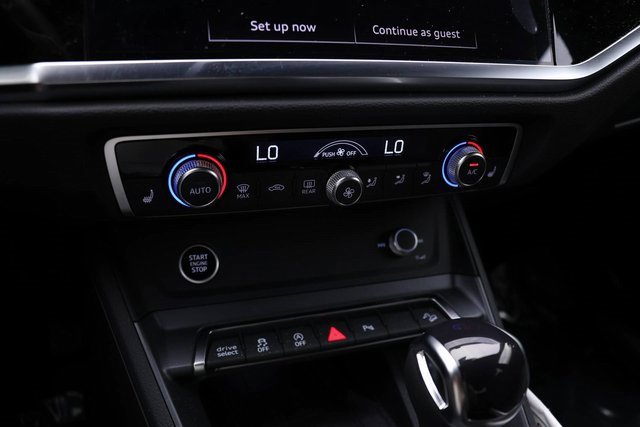 New 2025 Audi Q3 2.0T Premium image 9