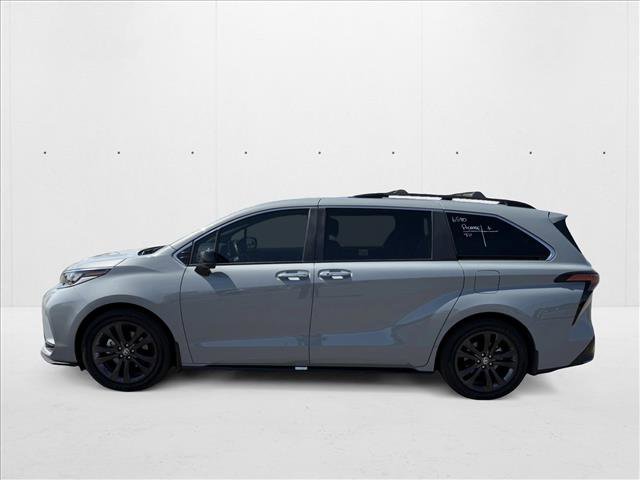 Used 2024 Toyota Sienna XSE image 8