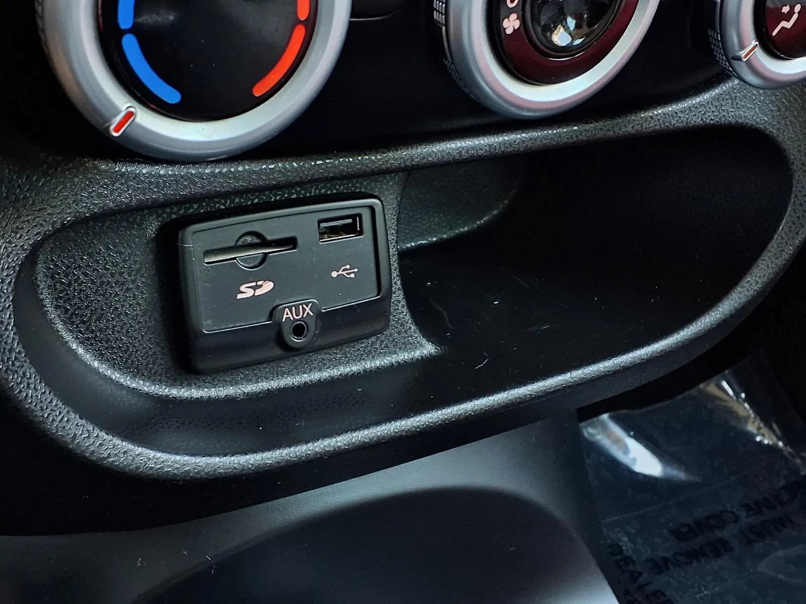 Used 2014 FIAT 500L Easy FWD image 22