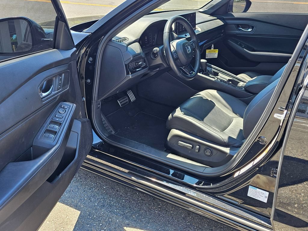 Used 2025 Honda Accord Sport image 13
