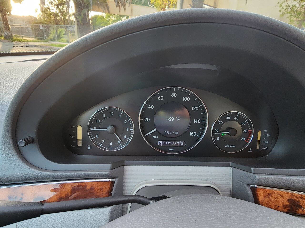 Used 2005 Mercedes-Benz E 320 Sedan image 39