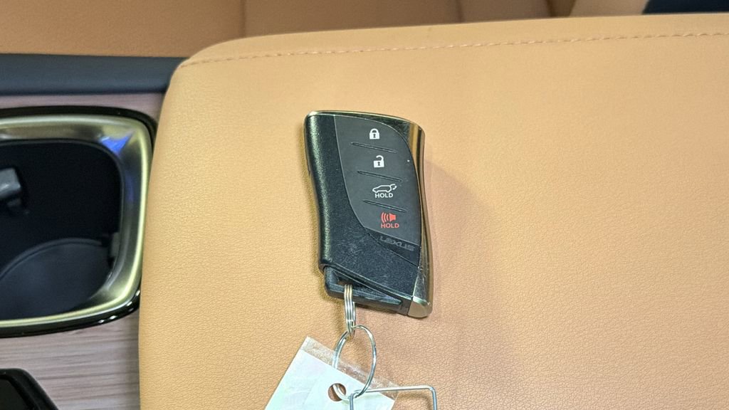 Used 2024 Lexus RX 350 Premium image 32