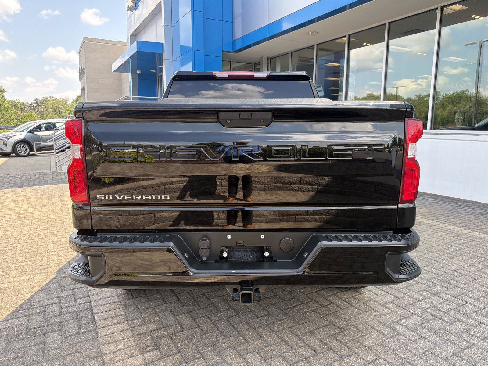 Used 2020 Chevrolet Silverado 1500 Custom w/ Custom Value Package RWD image 4