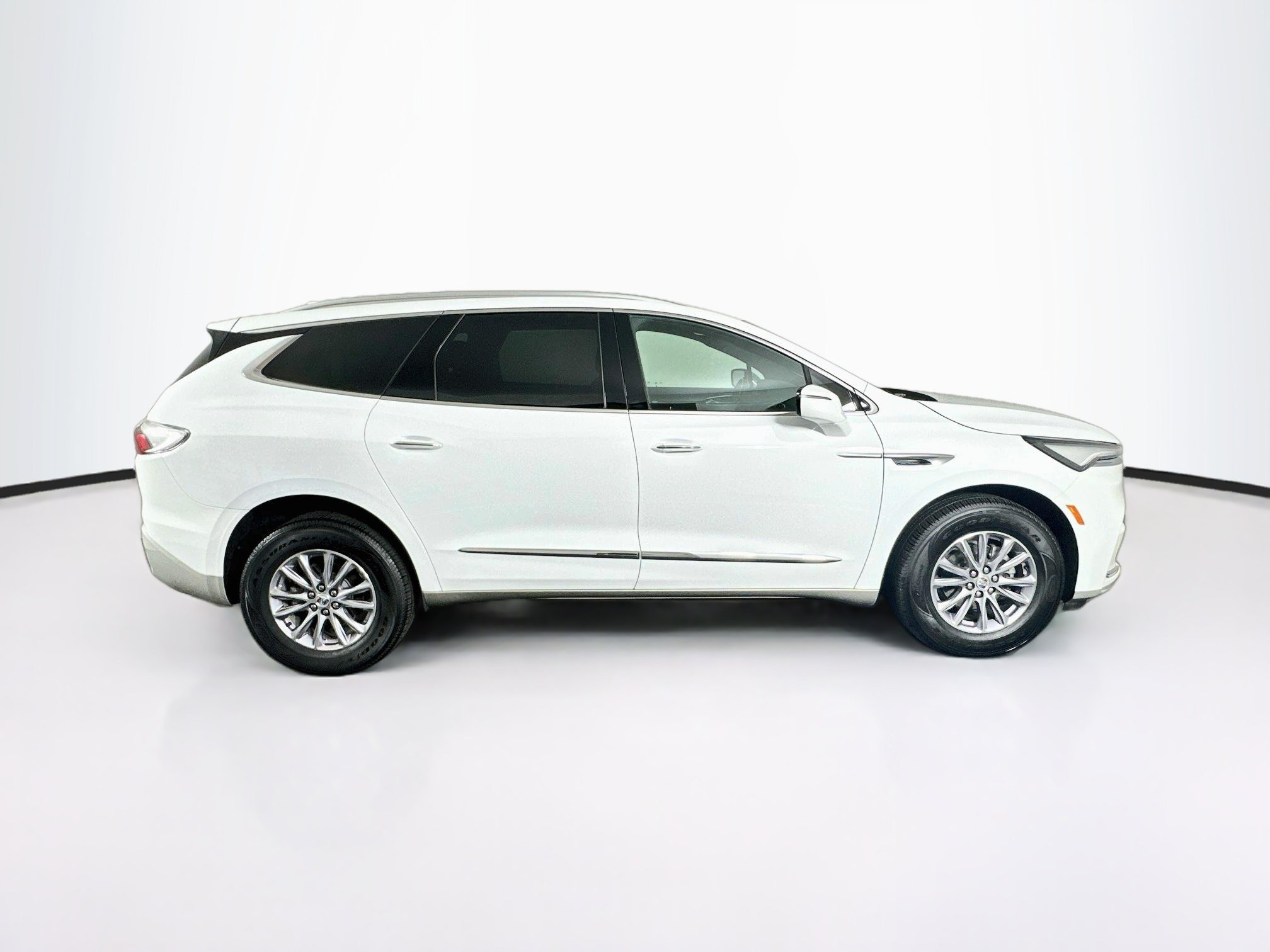 Used 2023 Buick Enclave Essence FWD image 10