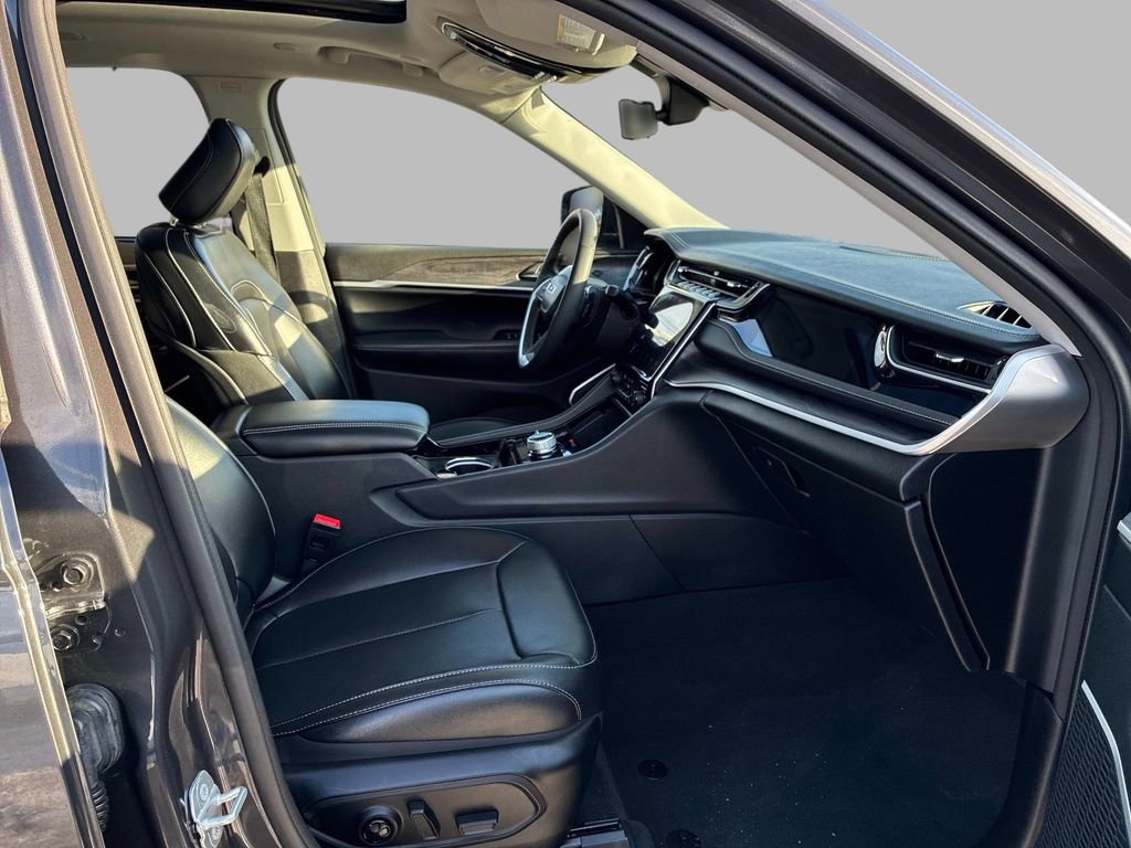 Used 2023 Jeep Grand Cherokee 4WD 4xe w/ Luxury Tech Group II image 9