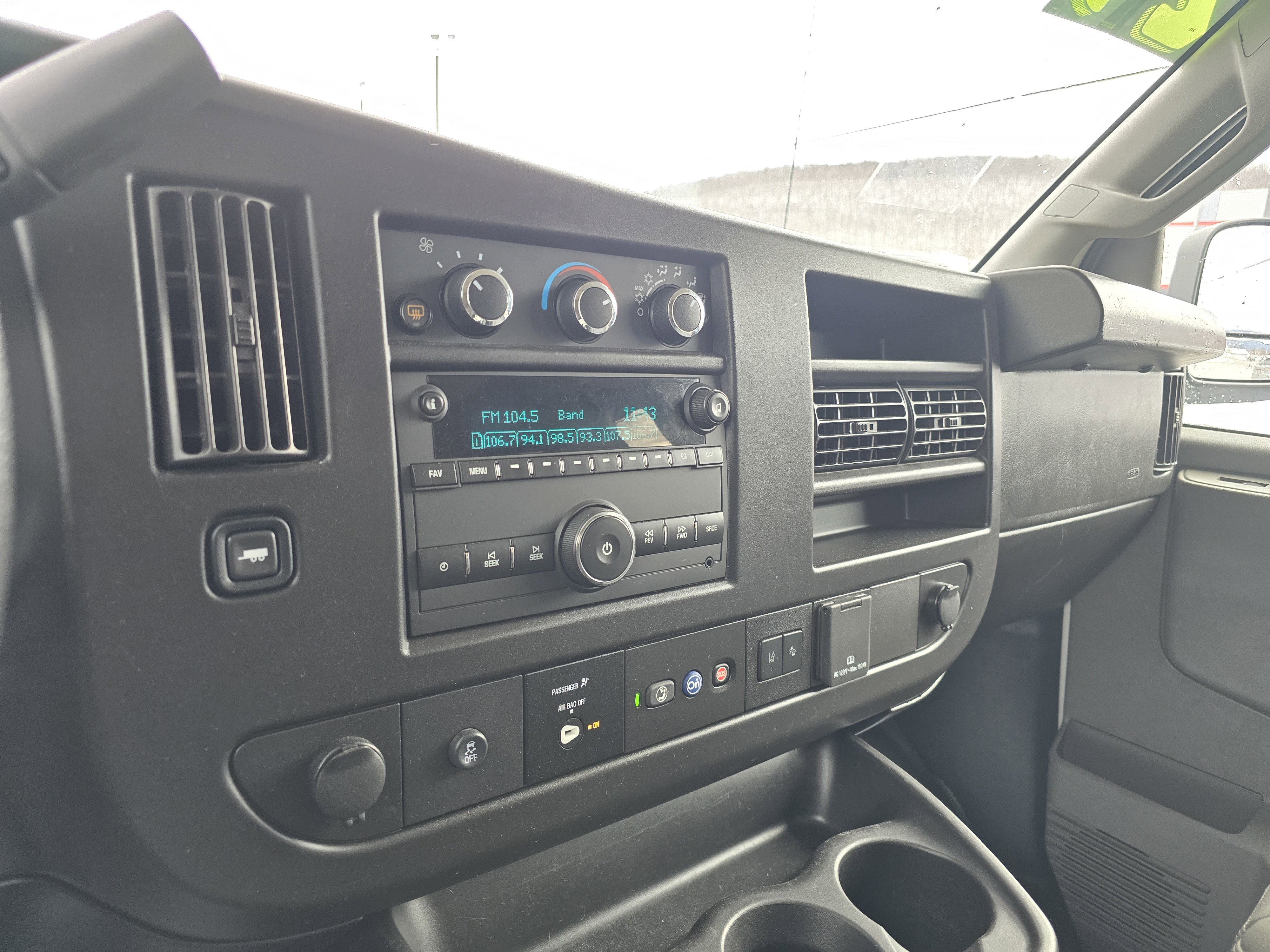 Used 2024 Chevrolet Express 3500 LS image 25