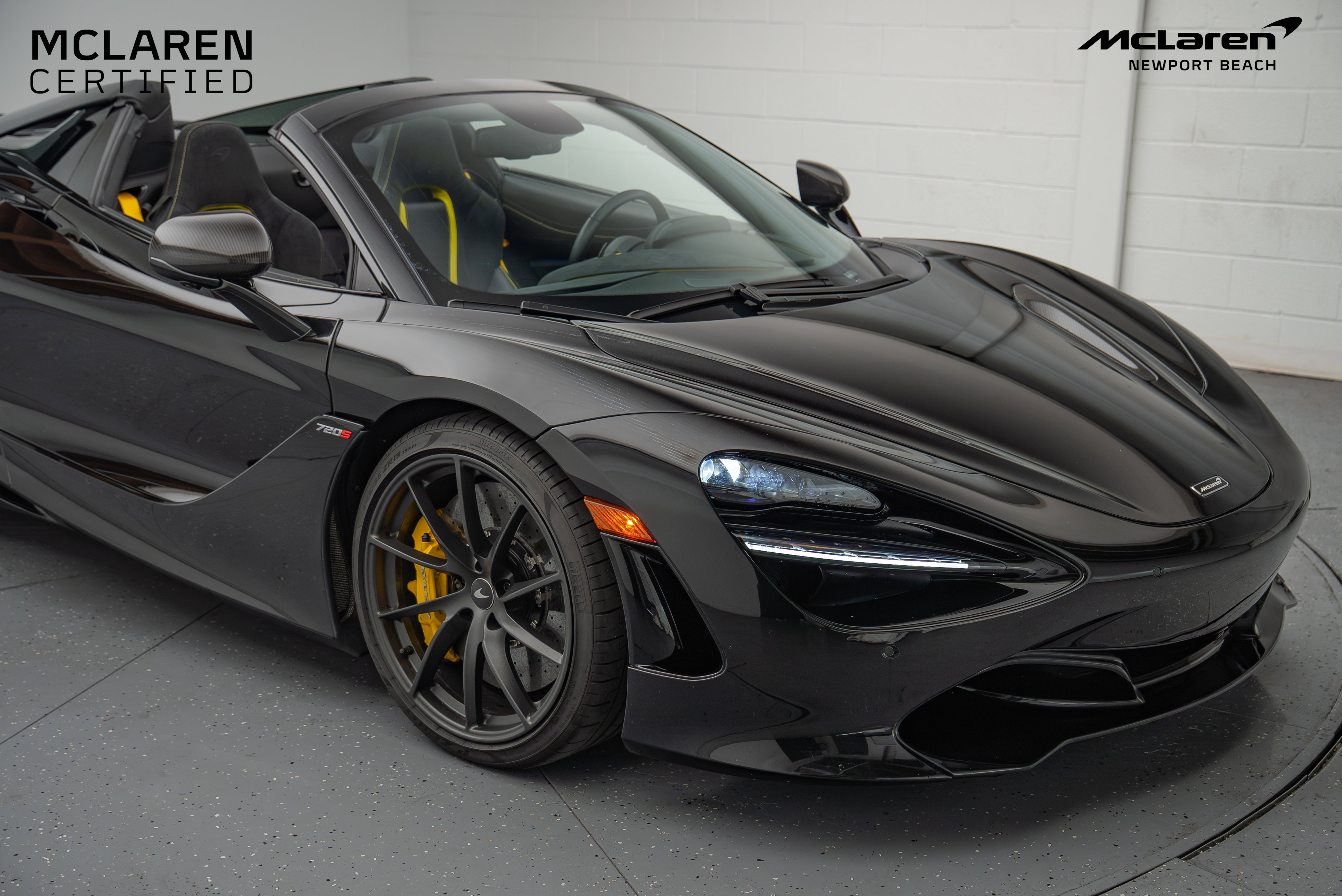 Used 2023 McLaren 720S Spider image 2