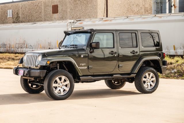 Used 2016 Jeep Wrangler Unlimited Sahara w/ Max Tow Package image 32