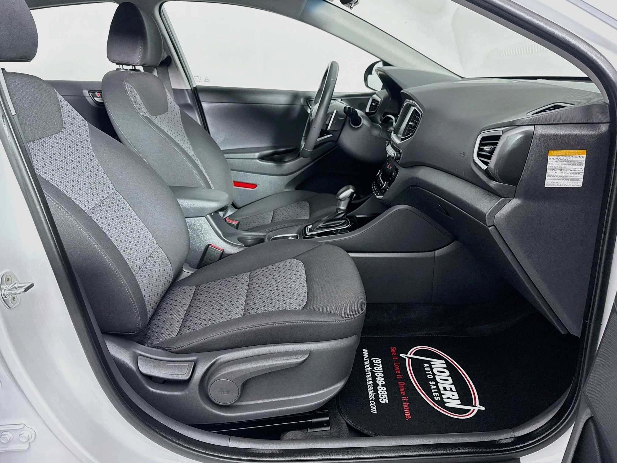 Used 2019 Hyundai Ioniq Plug-In Hybrid FWD image 33