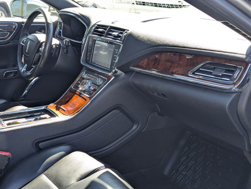 Used 2020 Lincoln Continental AWD w/ Premium Package image 29