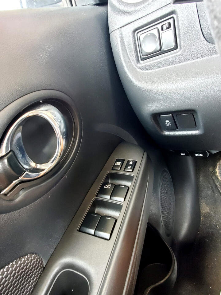 Used 2018 Nissan Versa SV w/ SV Special Edition Package image 11