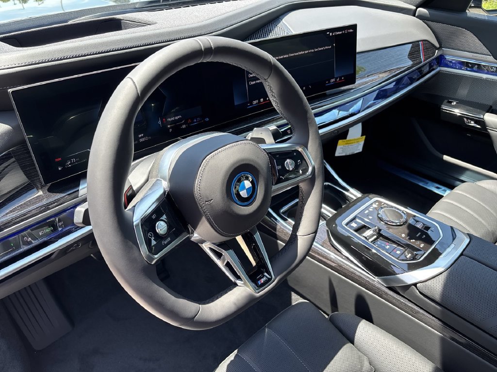 Used 2026 BMW 750e xDrive AWD/4WD image 11