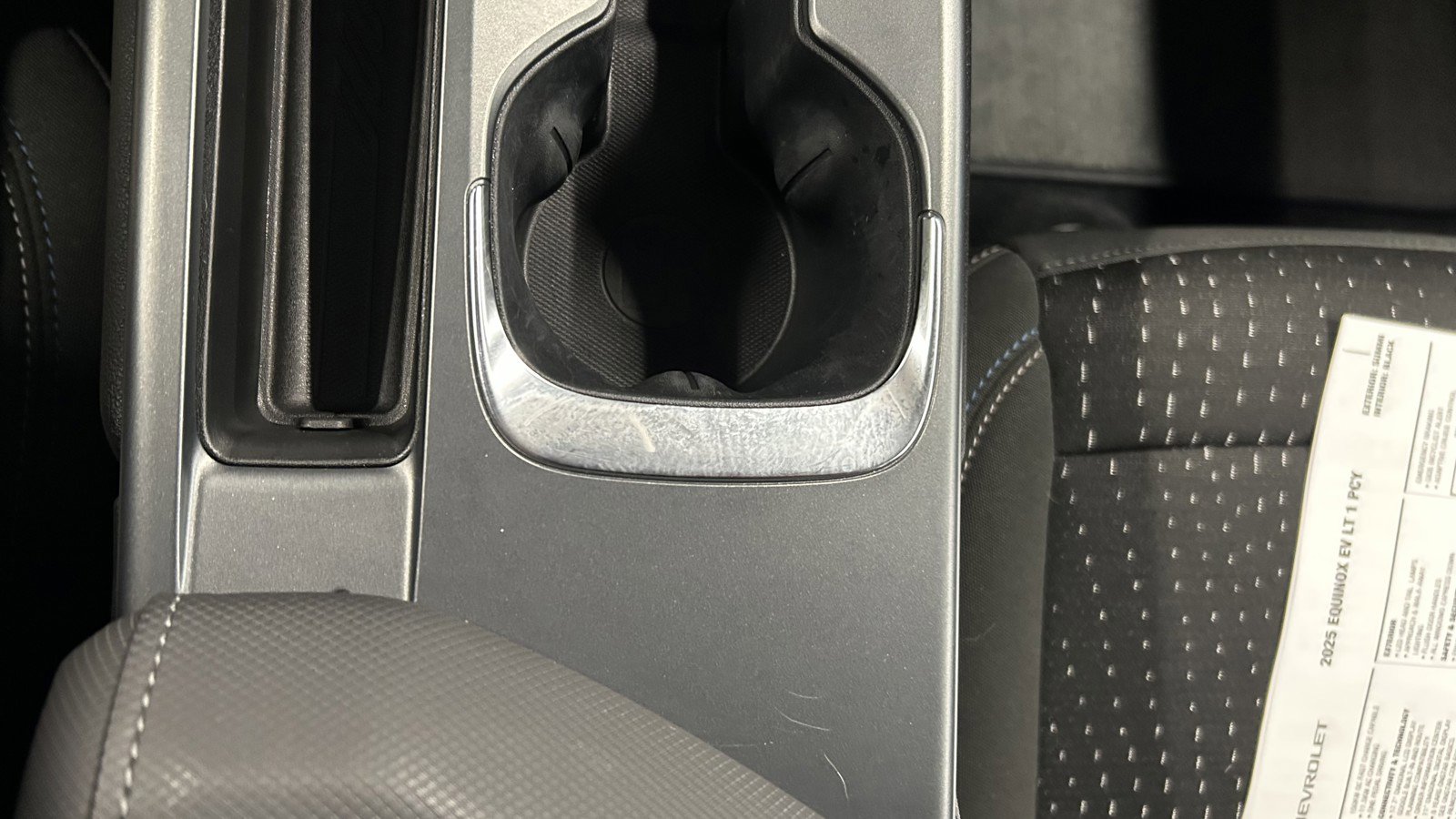 Used 2025 Chevrolet Equinox EV LT w/ Comfort Package image 37