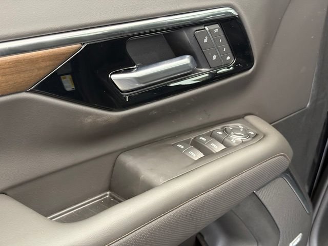 New 2026 Chevrolet Suburban High Country AWD/4WD image 18