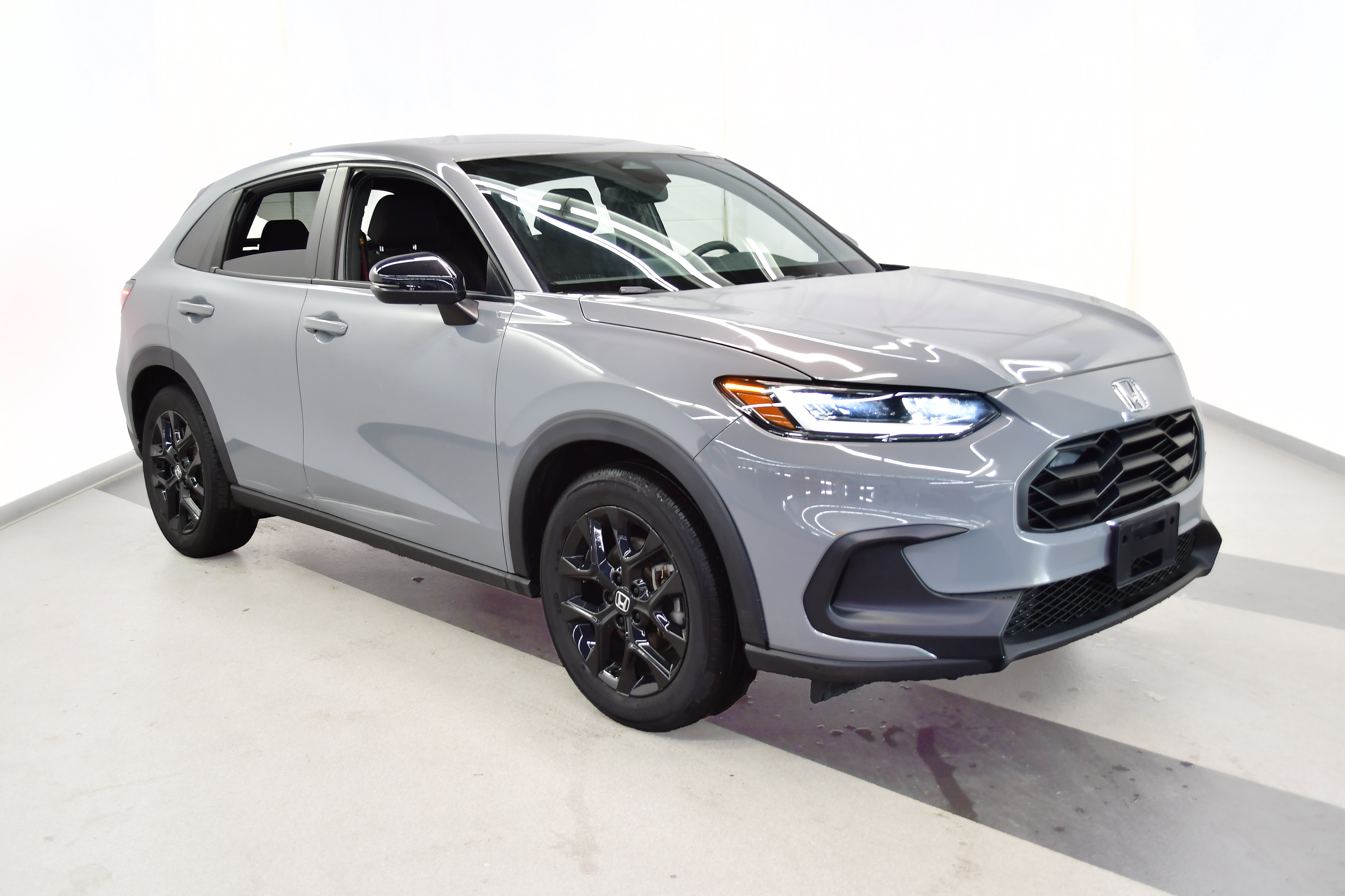 Used 2024 Honda HR-V Sport image 2